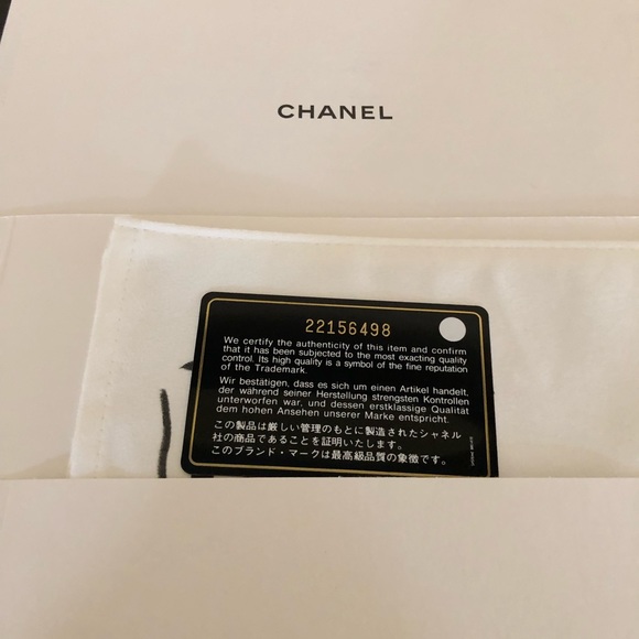 Classic and iconic Chanel reissue 2.55 in black calf leather. Like new condition - Picture 10 of 11